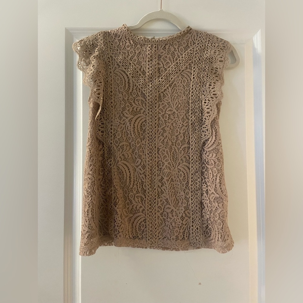 Cable & Gauge Beige Lace Detail‎ Short Sleeve Top